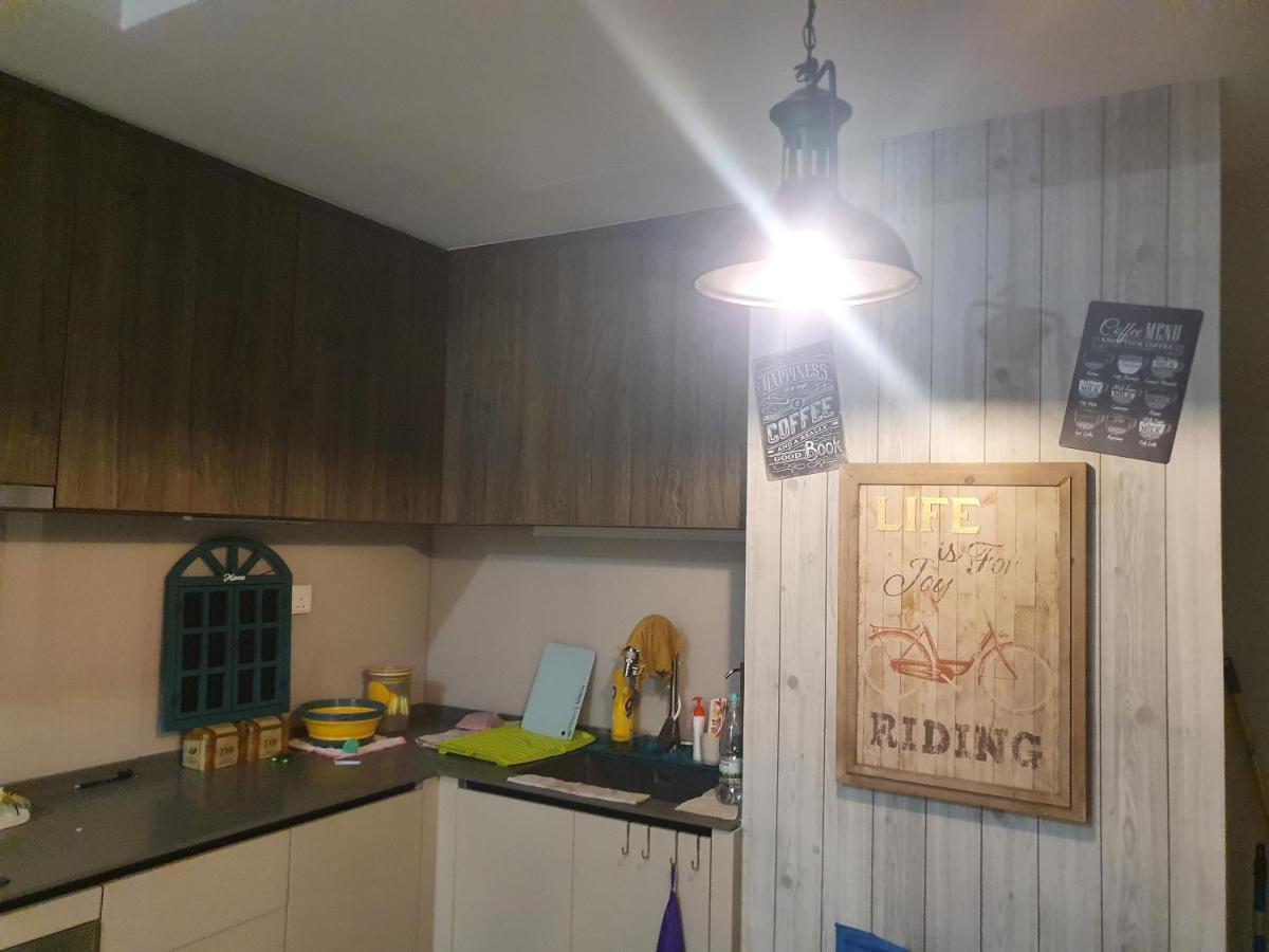 Studio Near Klcc And Lrt With Superb View Kuala Lumpur Luaran gambar