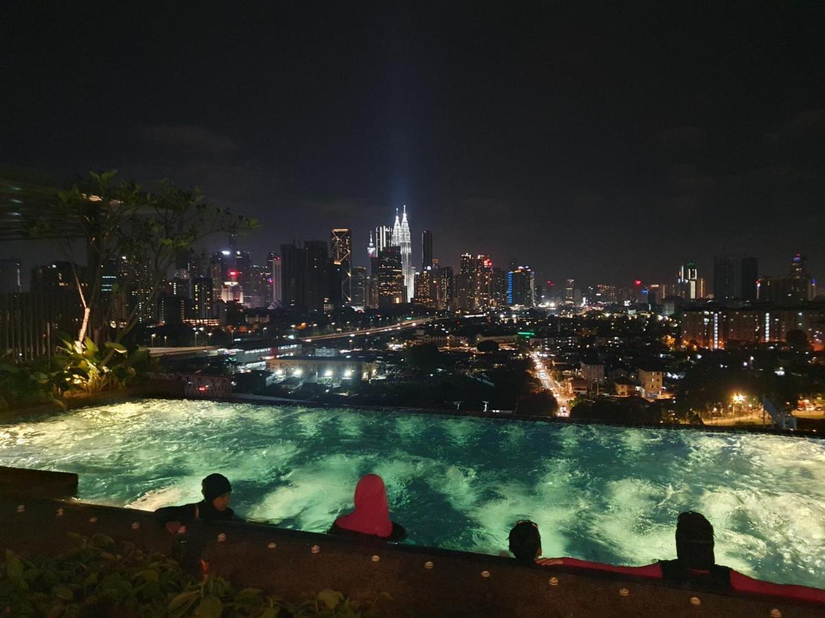 Studio Near Klcc And Lrt With Superb View Kuala Lumpur Luaran gambar